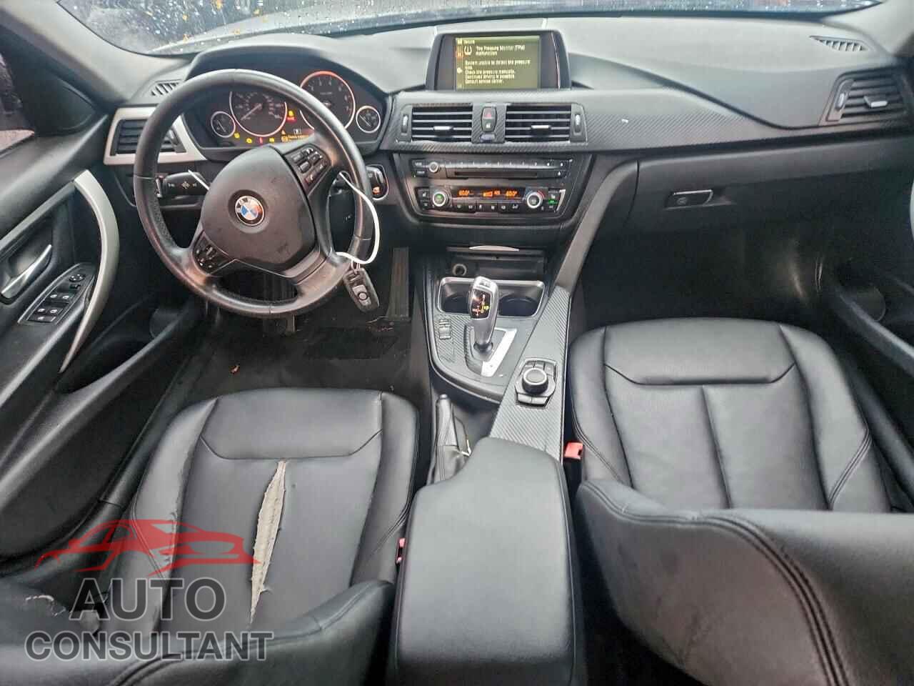 BMW 3 SERIES 2014 - WBA3C3C54EF985000