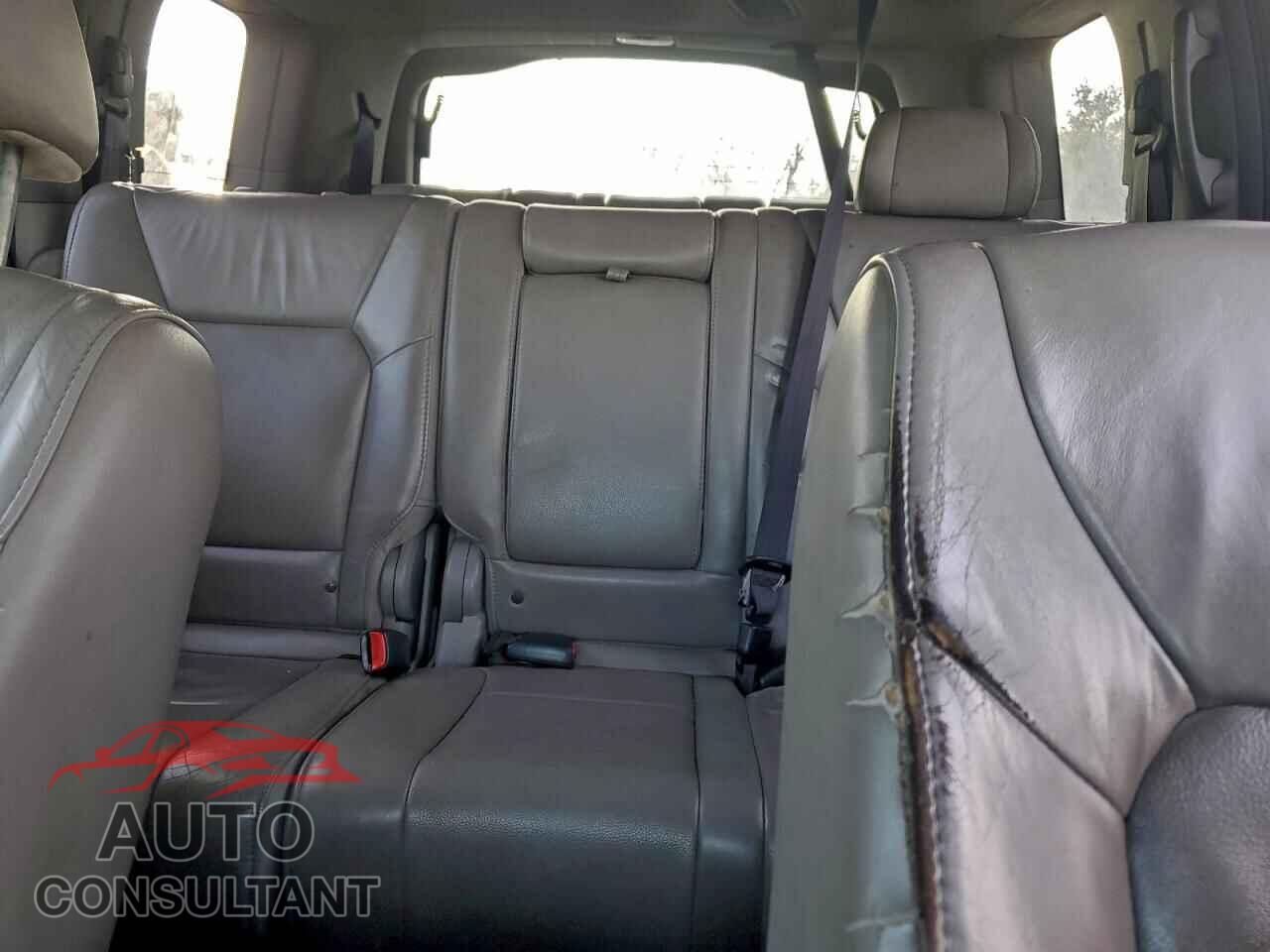 HONDA PILOT 2011 - 5FNYF3H52BB035730
