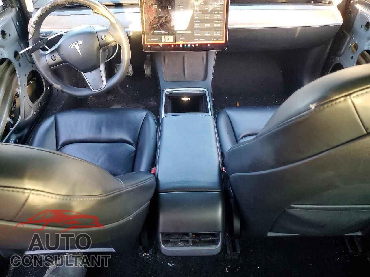 TESLA MODEL 3 2022 - 5YJ3E1EA8NF368747