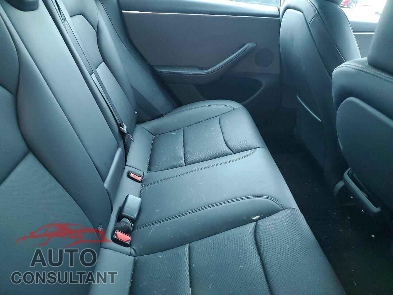 TESLA MODEL 3 2024 - 5YJ3E1EAXRF746637