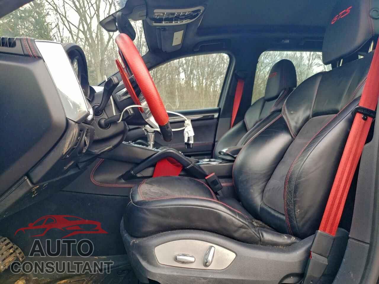 PORSCHE CAYENNE 2017 - WP1AD2A24HLA83199