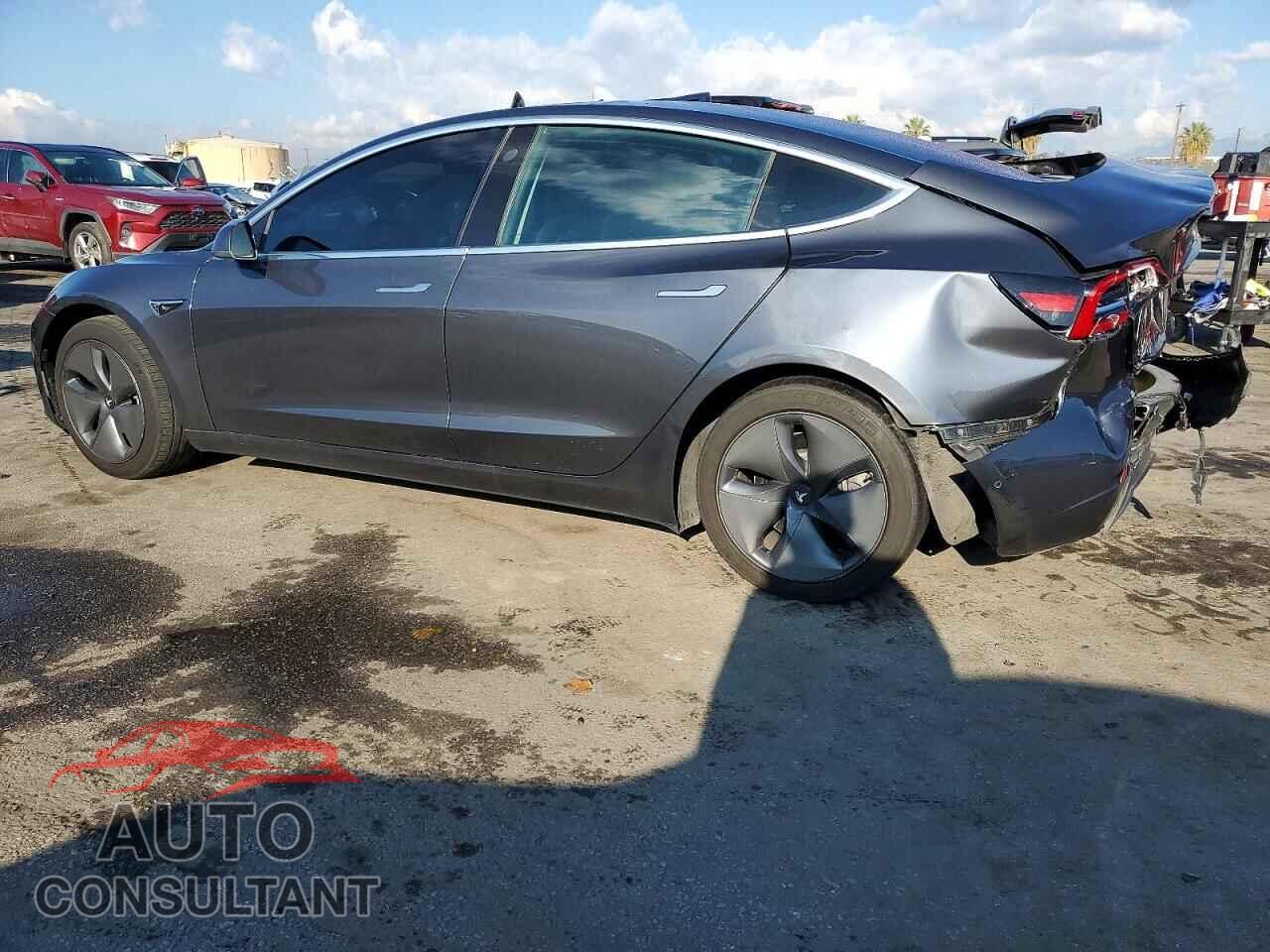 TESLA MODEL 3 2018 - 5YJ3E1EA5JF157967