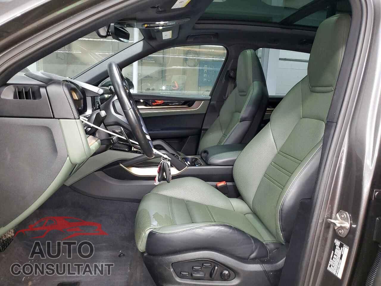 PORSCHE CAYENNE 2024 - WP1AA2AY1RDA14527