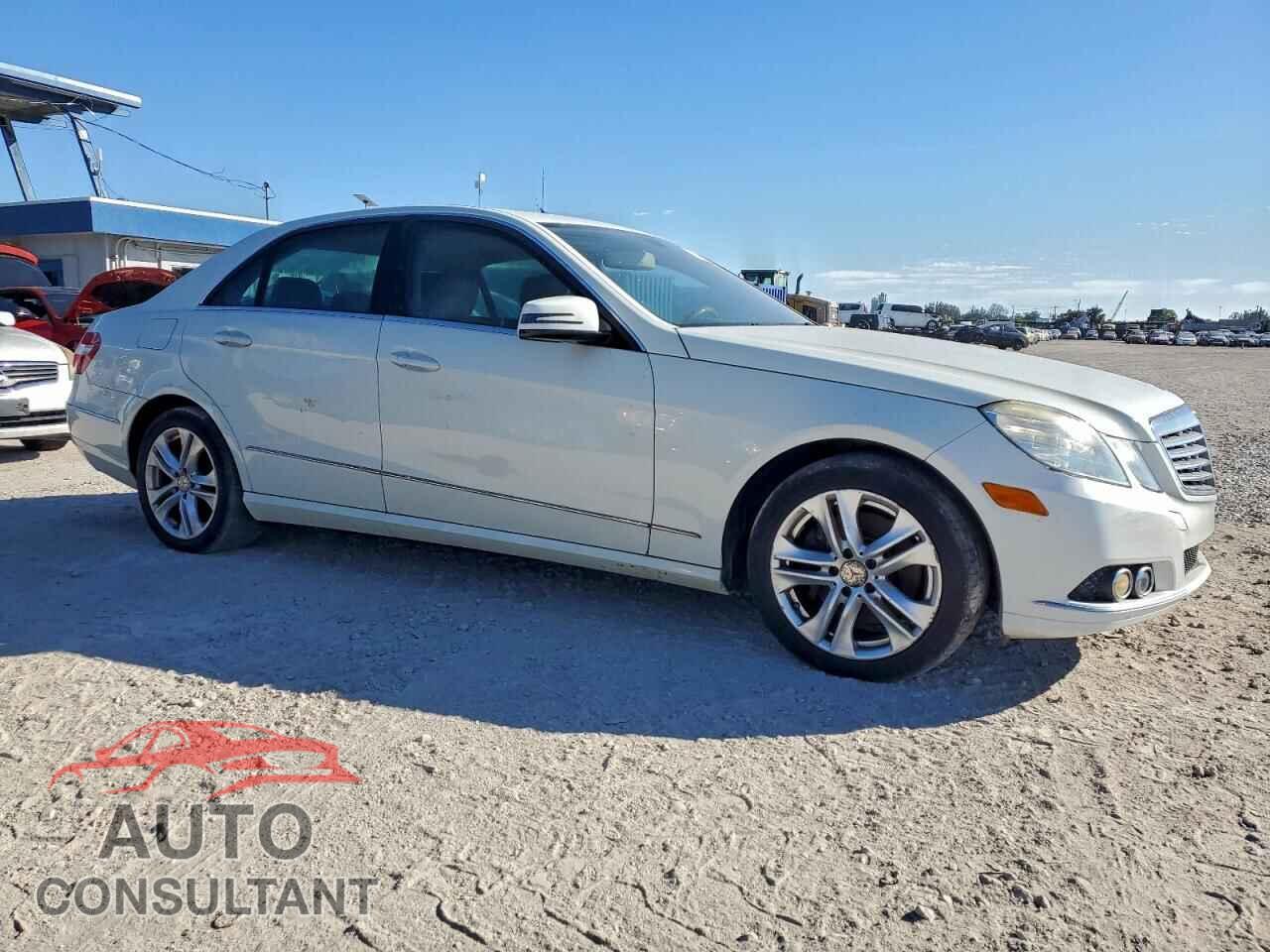 MERCEDES-BENZ E-CLASS 2011 - WDDHF5GB3BA454218