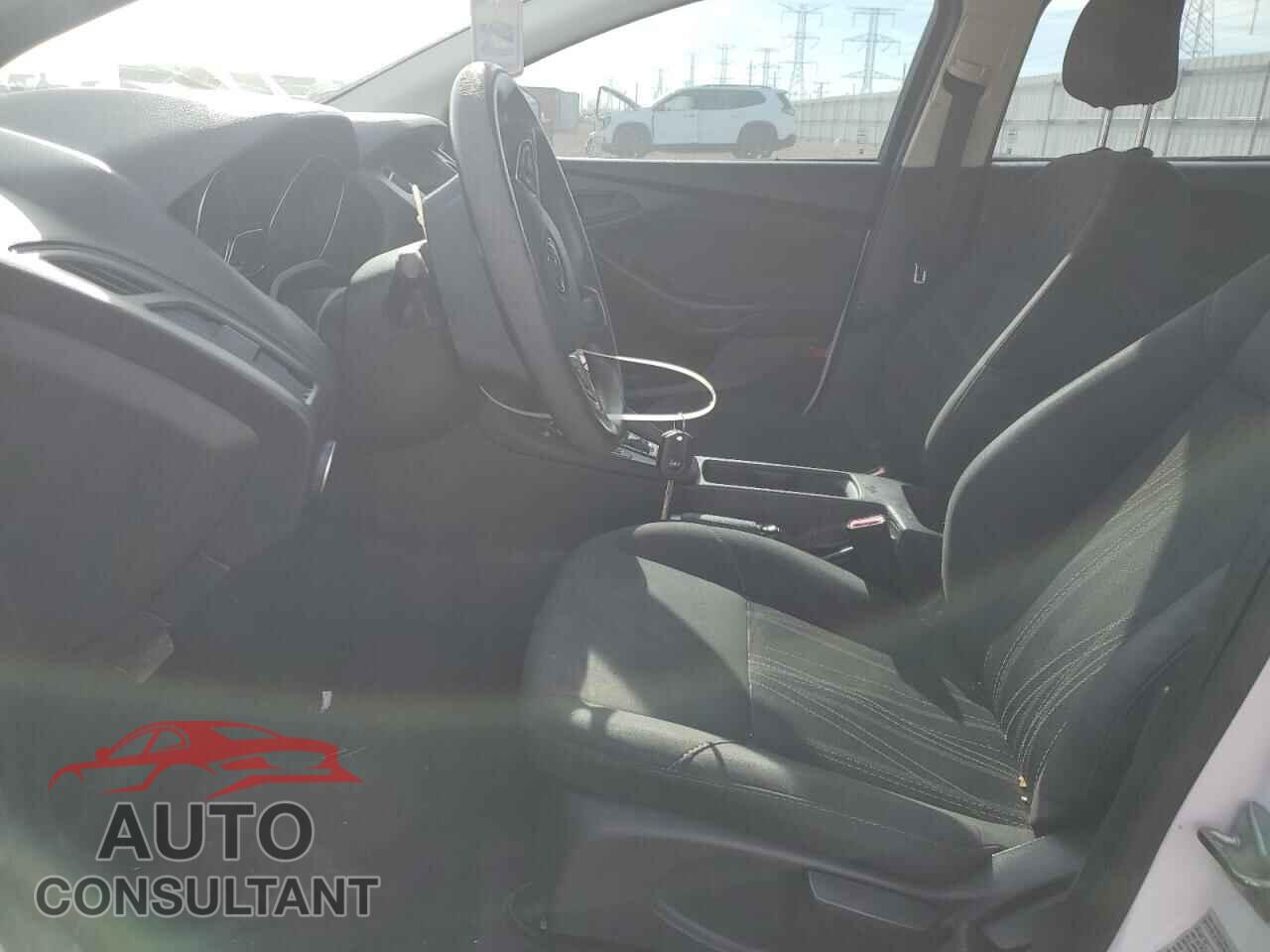 FORD FOCUS 2016 - 1FADP3E23GL264563