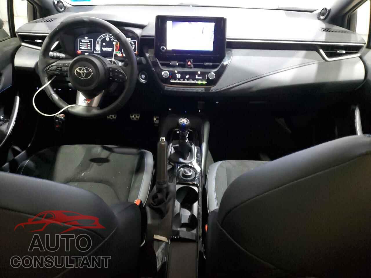 TOYOTA GR COROLLA 2024 - JTNABAAE8RA012642