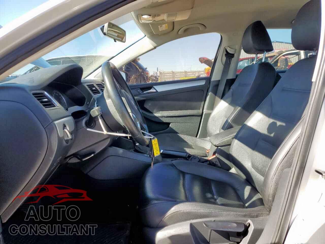 VOLKSWAGEN JETTA 2012 - 3VWLL7AJ3CM334221