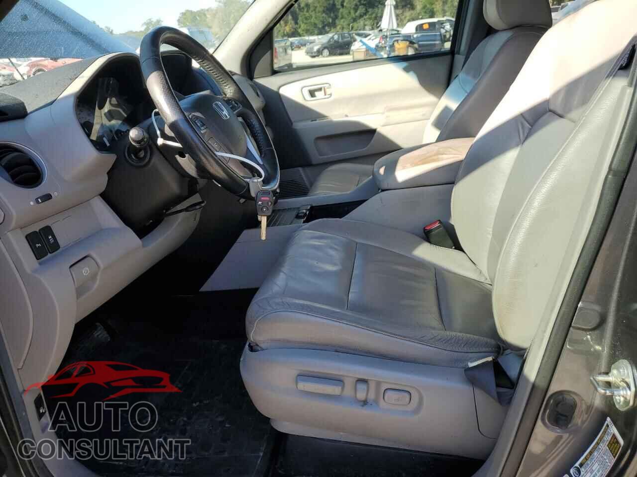HONDA PILOT 2013 - 5FNYF3H93DB020160