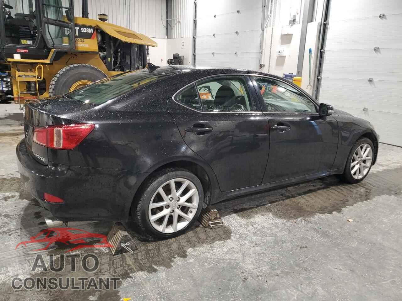 LEXUS IS 2011 - JTHCF5C28B5045259
