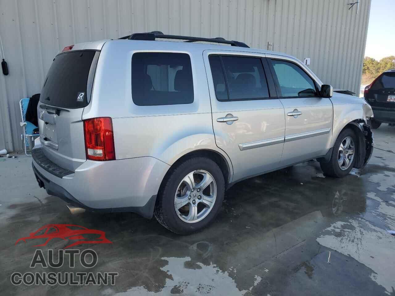 HONDA PILOT 2015 - 5FNYF3H61FB001261