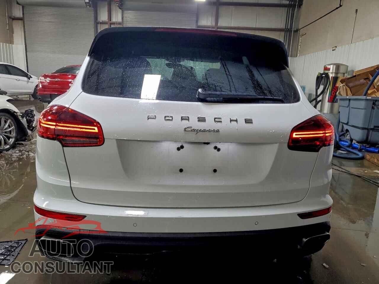 PORSCHE CAYENNE 2017 - WP1AA2A25HKA90726