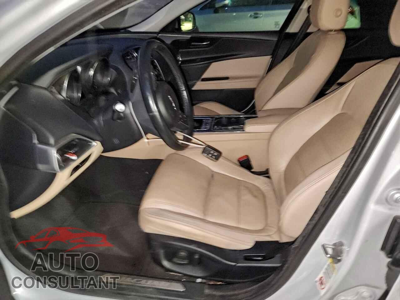 JAGUAR XE 2017 - SAJAE4BV9HA953450
