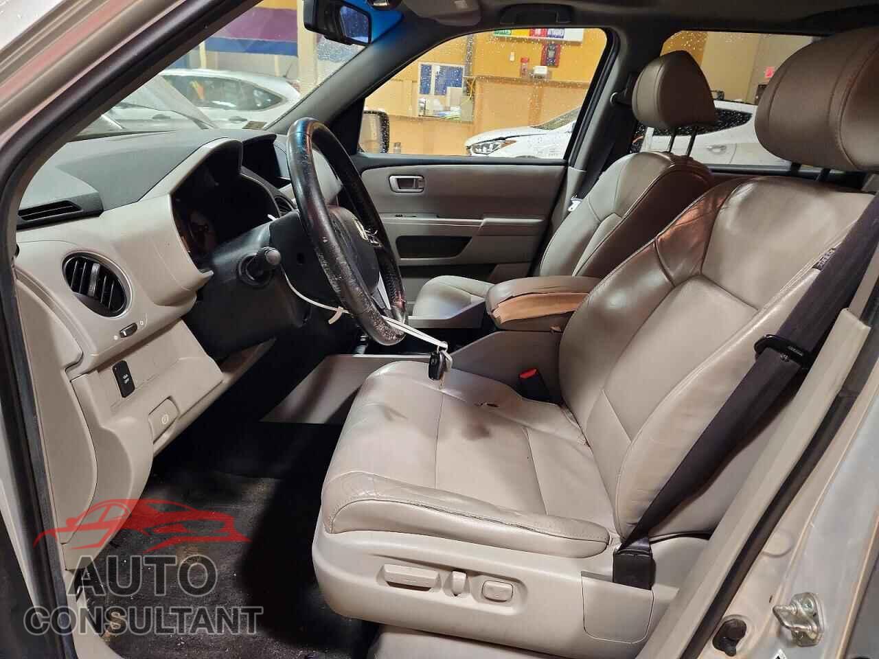 HONDA PILOT 2011 - 5FNYF4H52BB096002