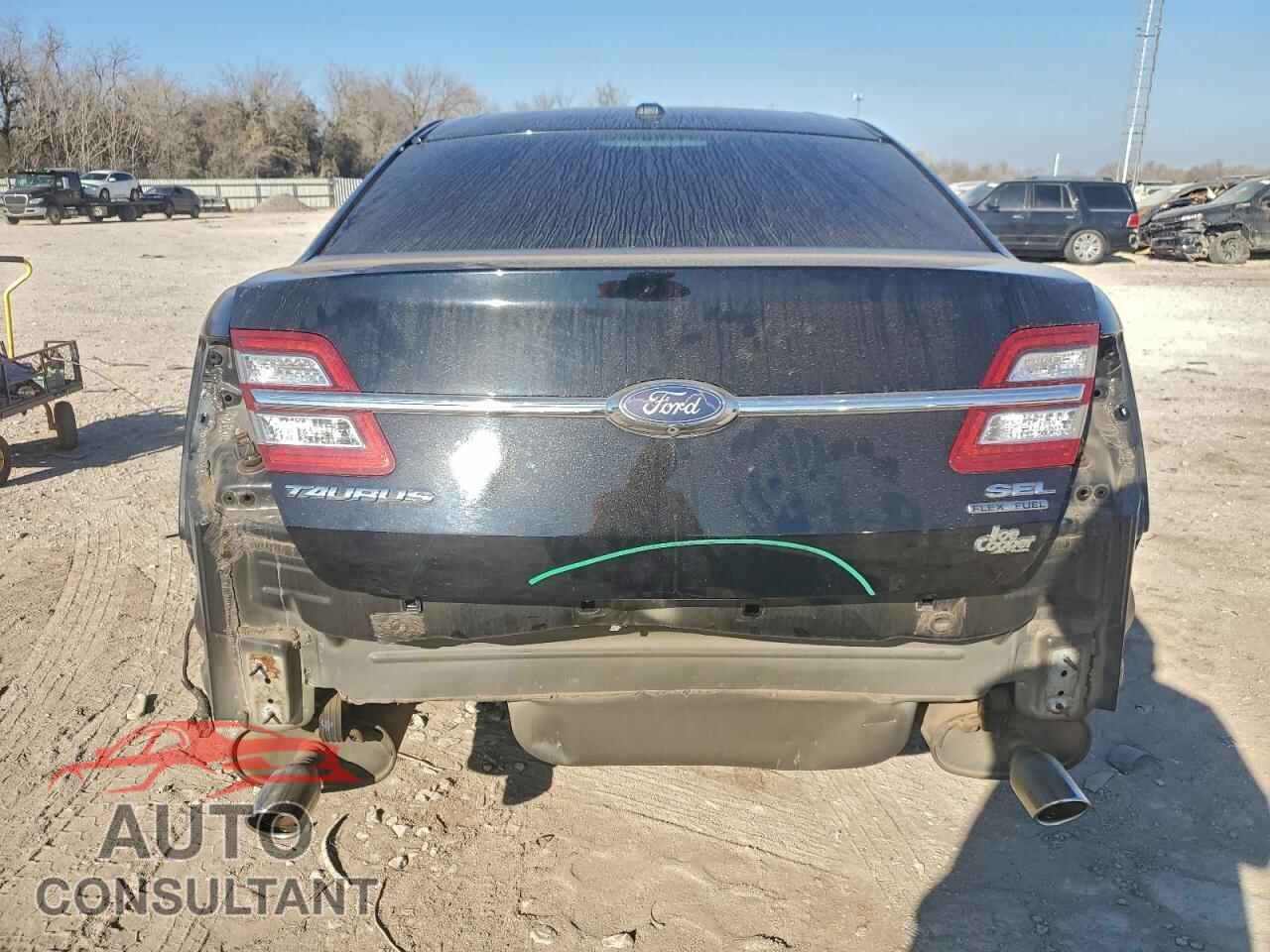 FORD TAURUS 2017 - 1FAHP2E81HG143041