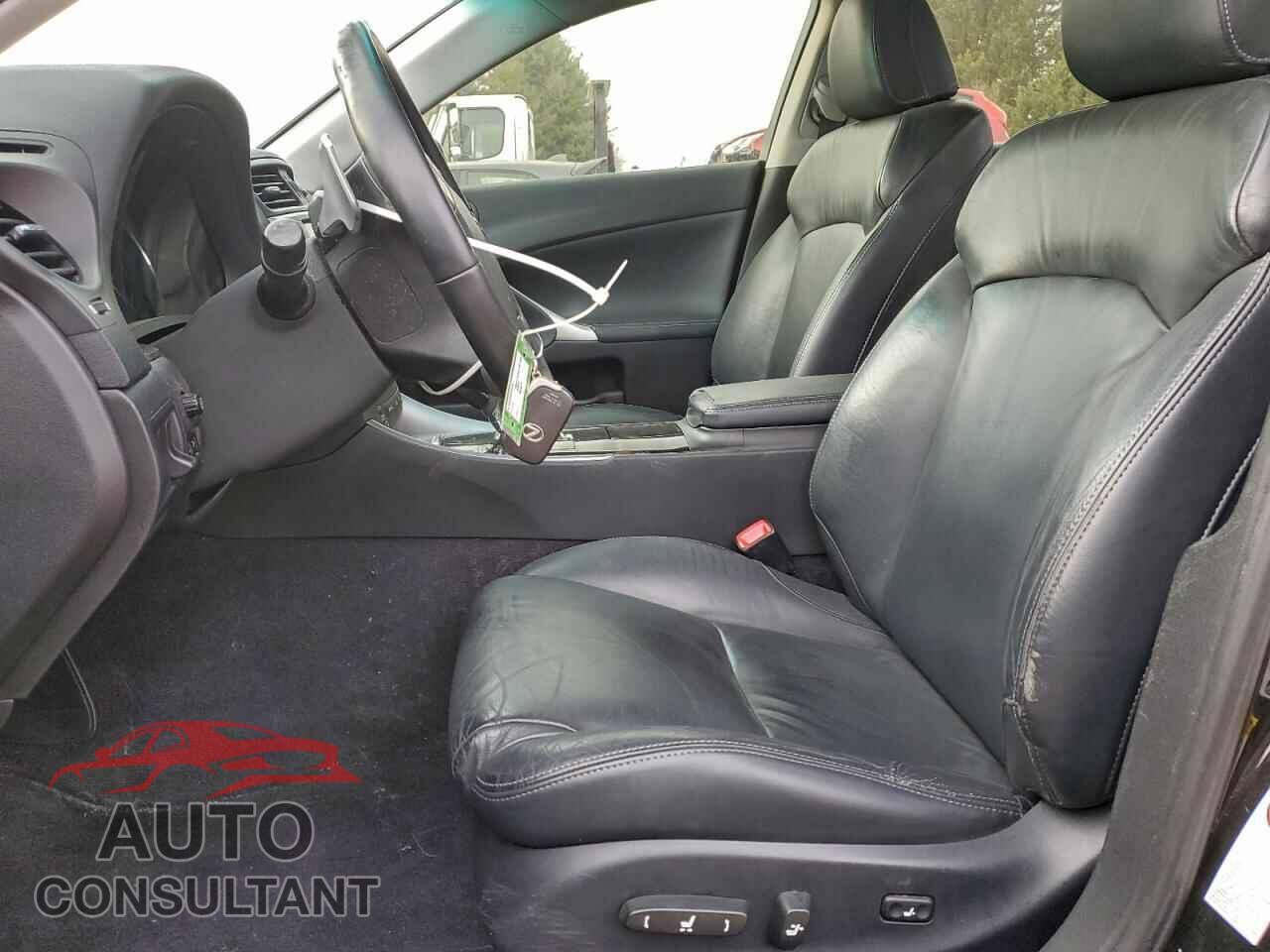 LEXUS IS 2011 - JTHBF5C22B5144767