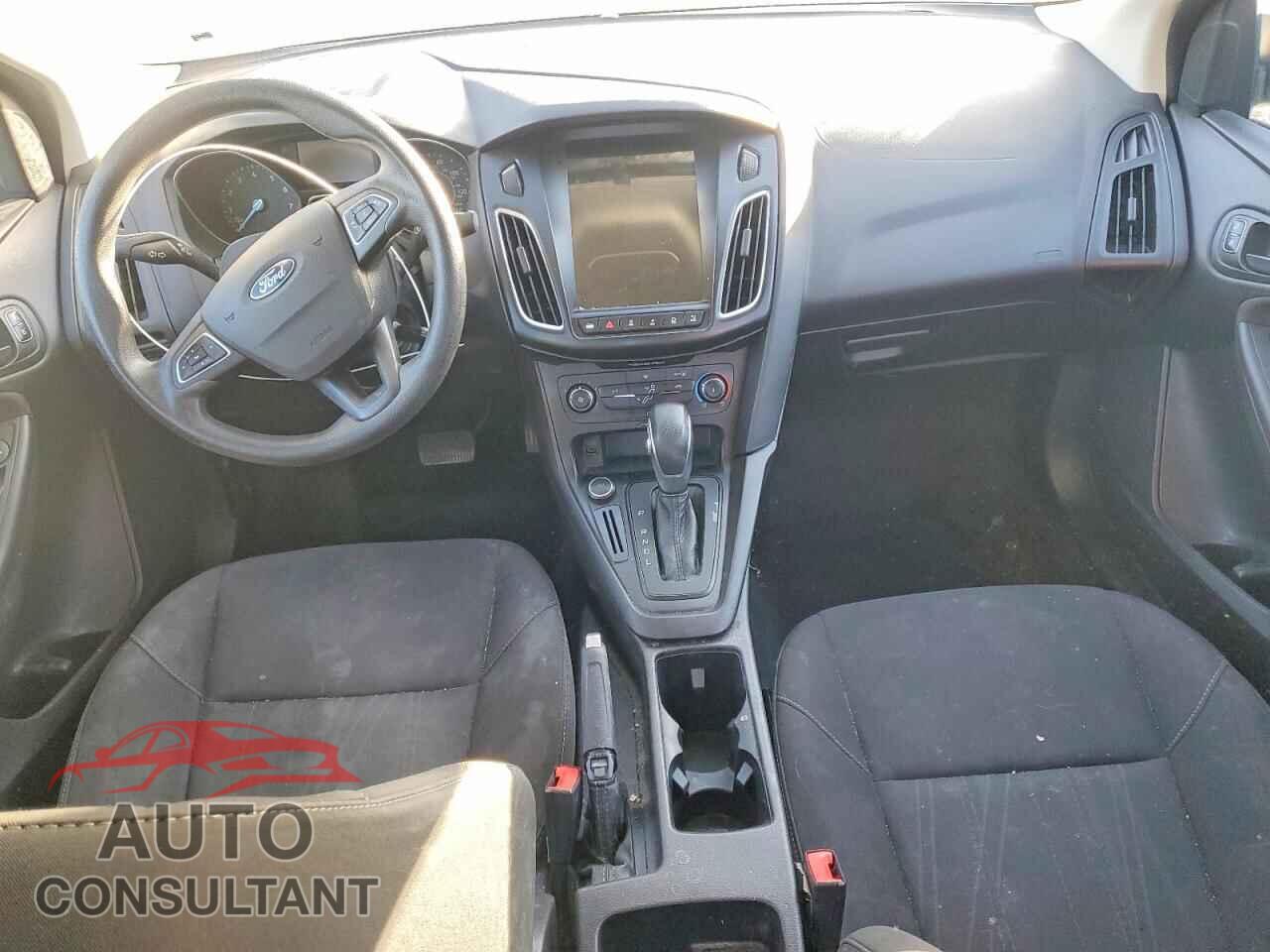 FORD FOCUS 2017 - 1FADP3E20HL340550