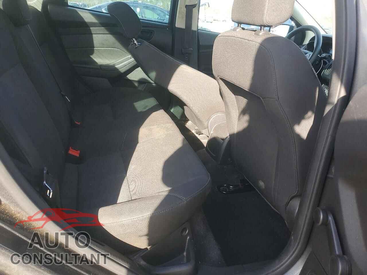 FORD FOCUS 2017 - 1FADP3E25HL308502