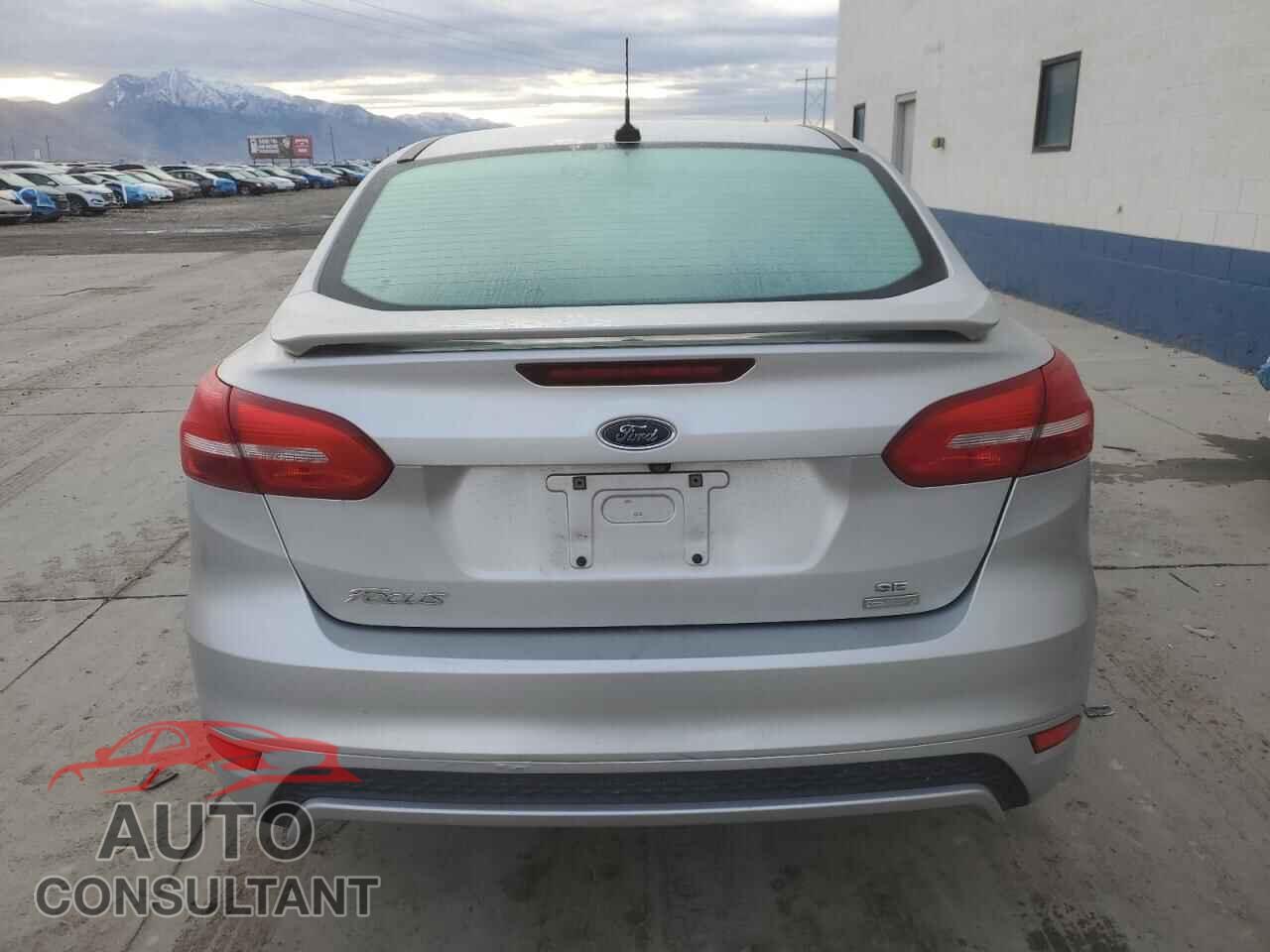 FORD FOCUS 2015 - 1FADP3FE5FL334054