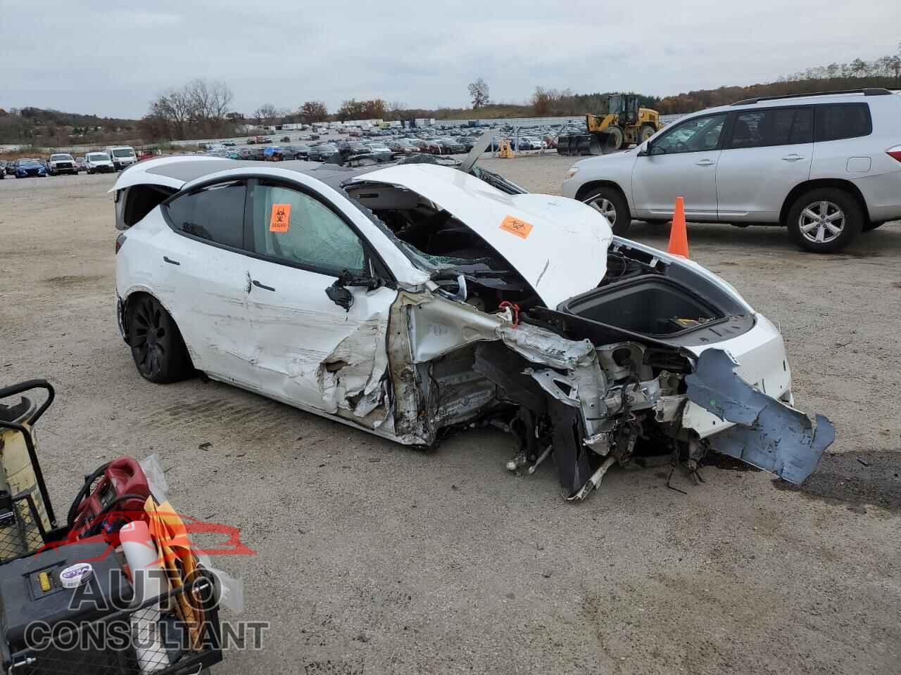 TESLA MODEL Y 2021 - 5YJYGDEF1MF211864