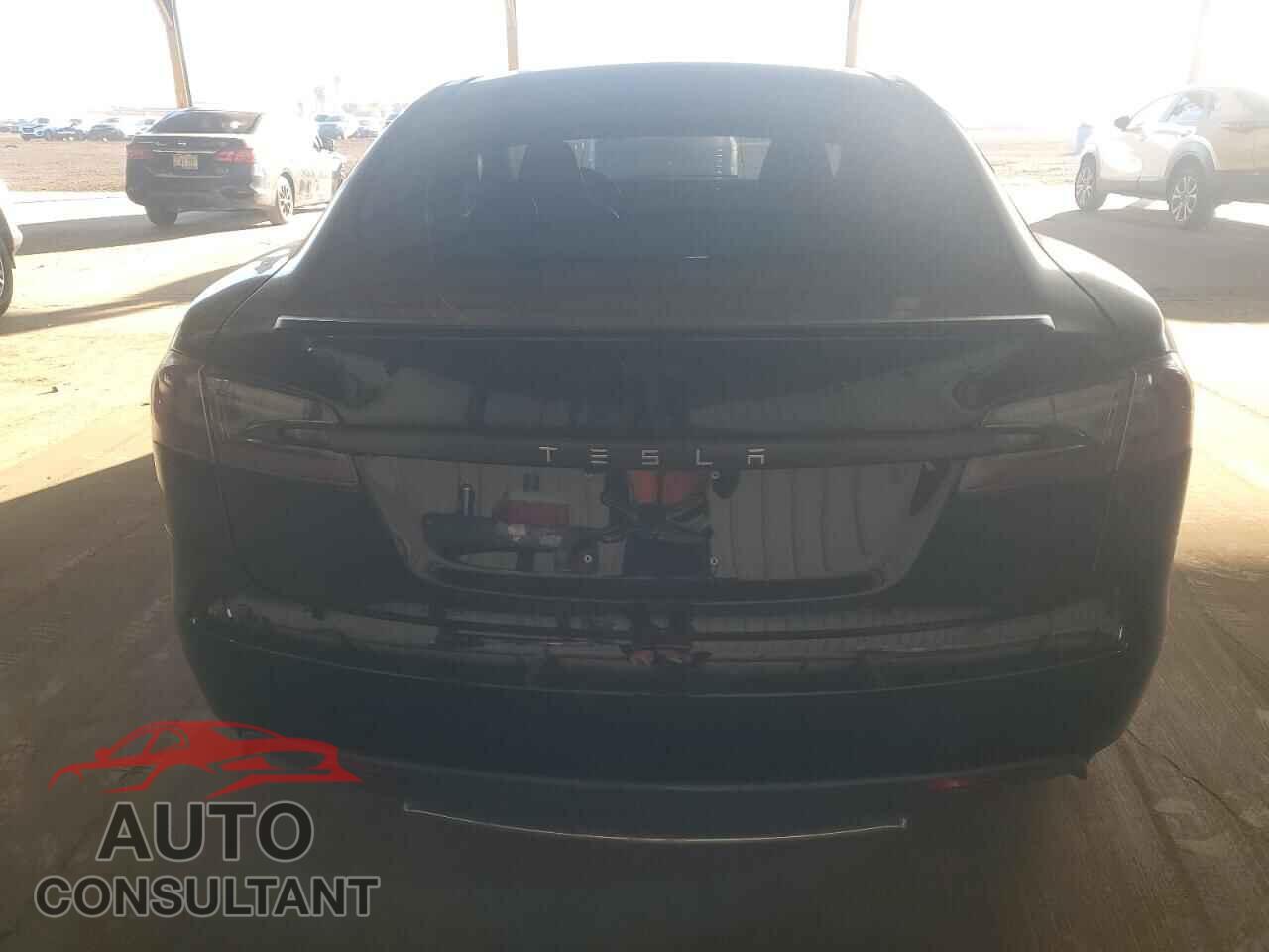 TESLA MODEL S 2013 - 5YJSA1CN8DFP05915