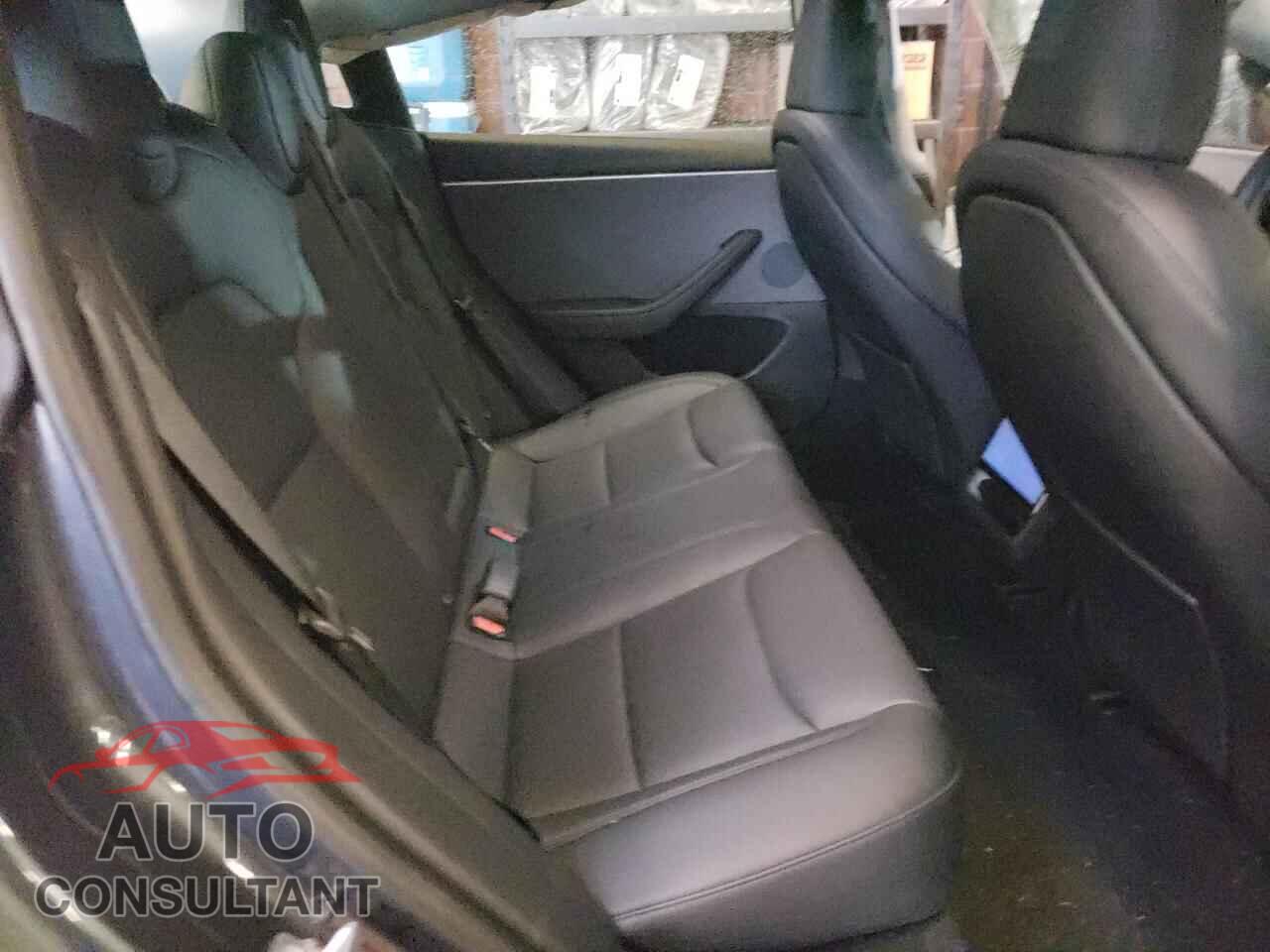 TESLA MODEL 3 2025 - 5YJ3E1EA4SF964868