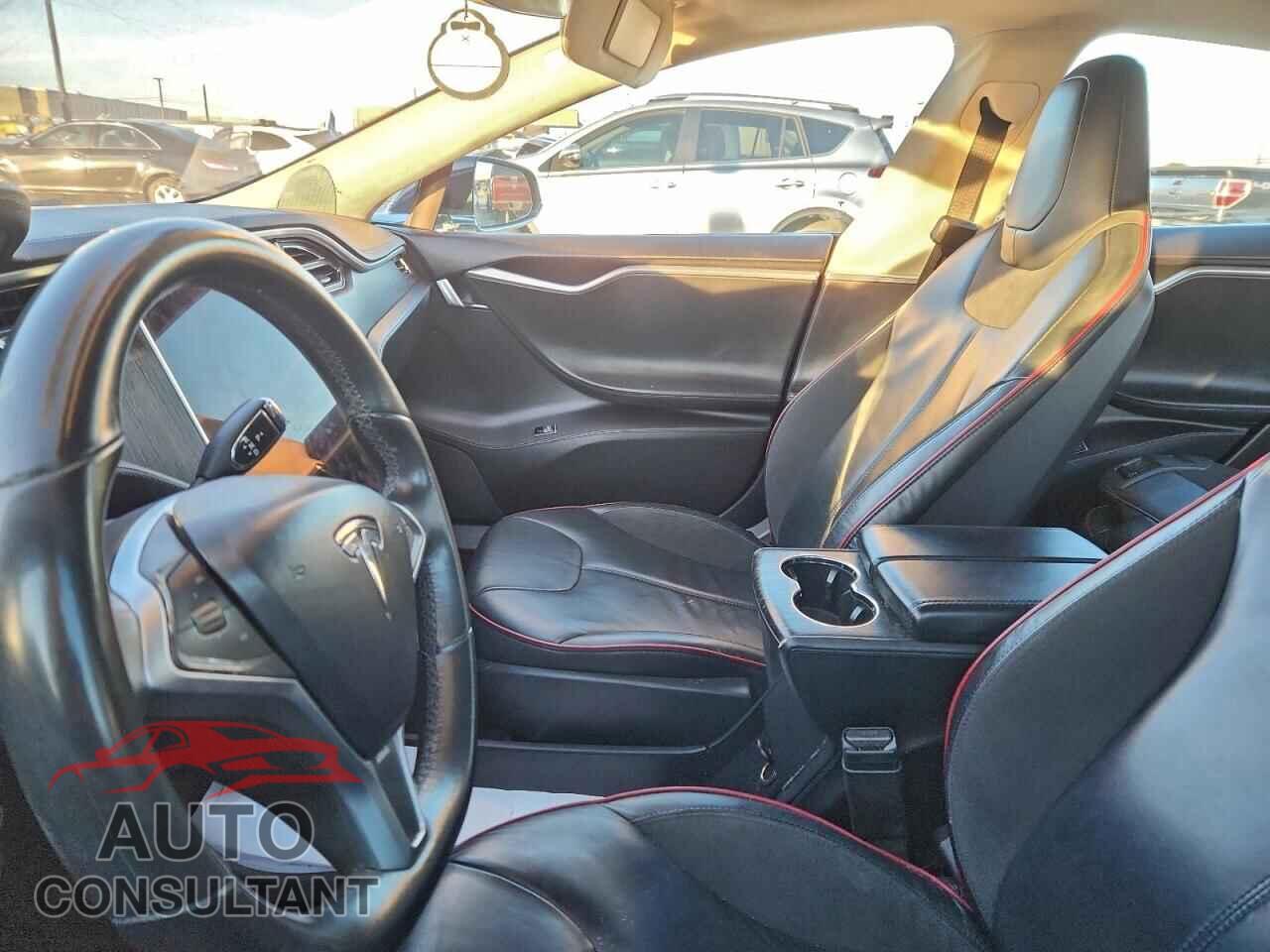 TESLA MODEL S 2013 - 5YJSA1DP8DFP05235