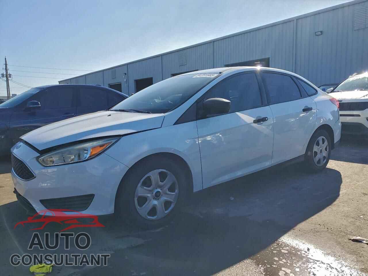 FORD FOCUS 2017 - 1FADP3E24HL335481