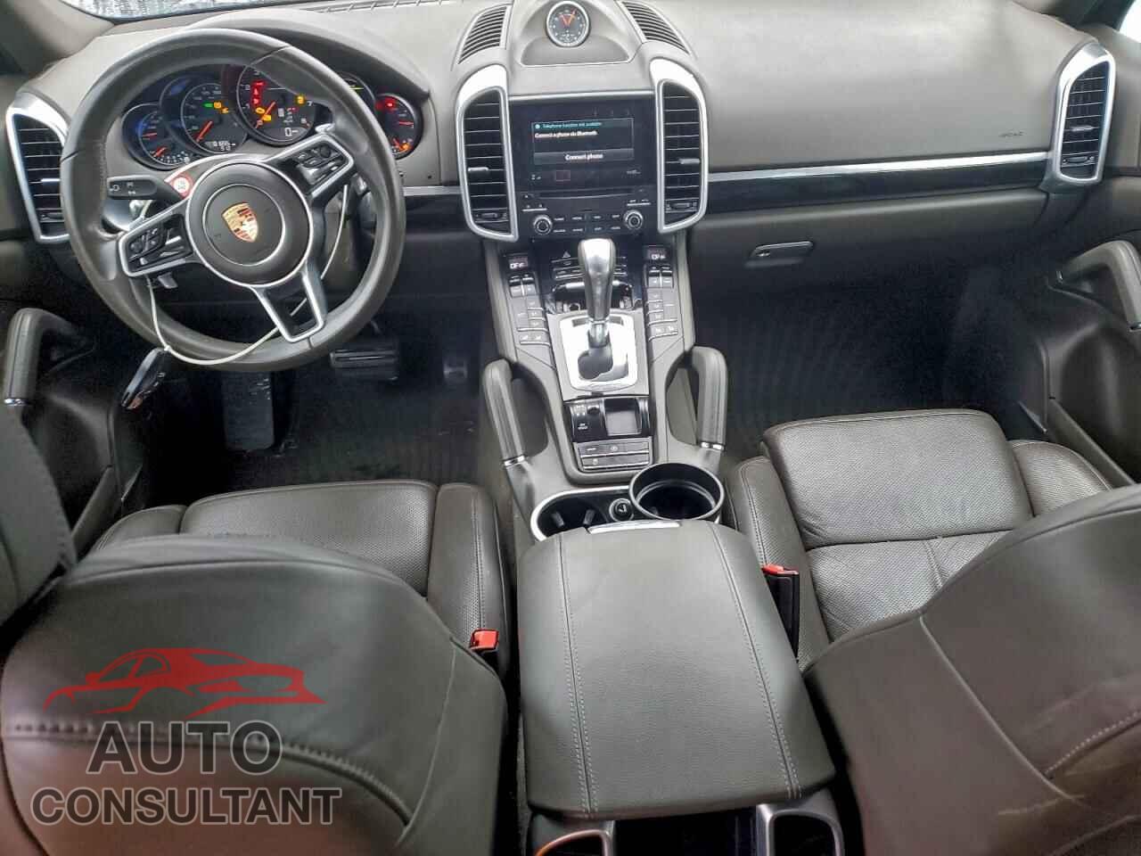 PORSCHE CAYENNE 2017 - WP1AA2A25HKA89348