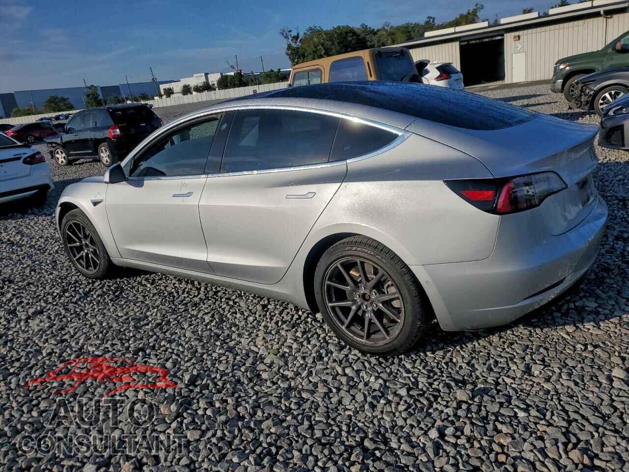 TESLA MODEL 3 2018 - 5YJ3E1EA1JF034828