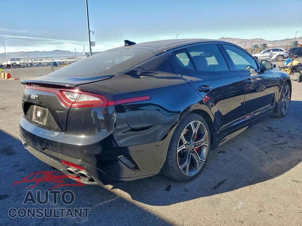 KIA STINGER 2019 - KNAE45LC7K6051036