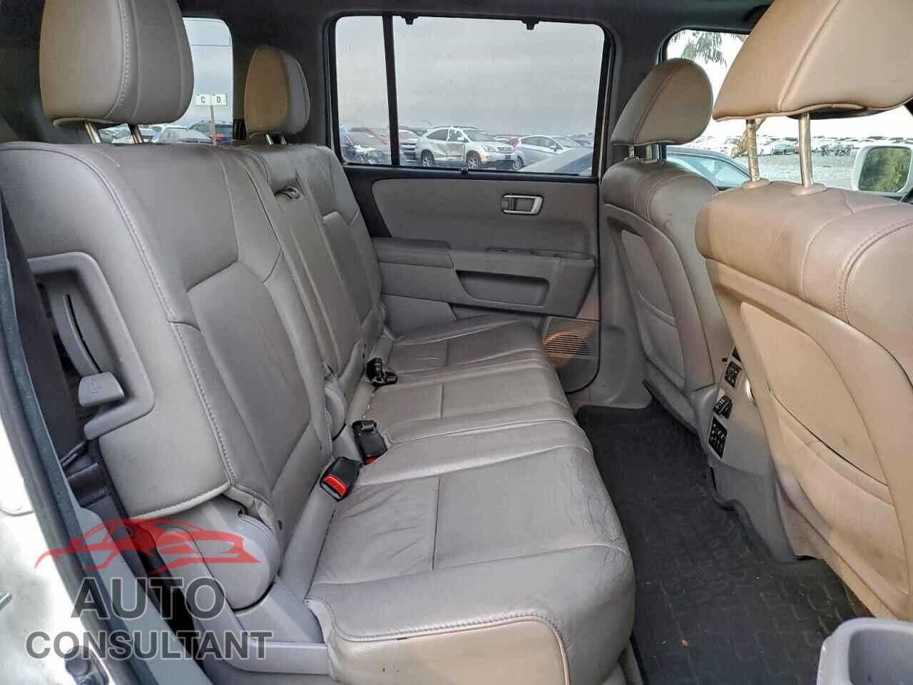 HONDA PILOT 2013 - 5FNYF4H95DB059001