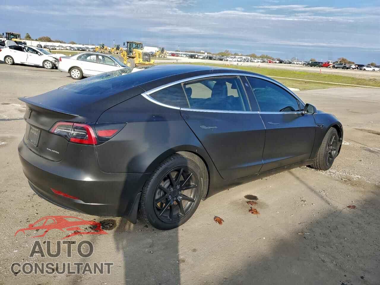 TESLA MODEL 3 2019 - 5YJ3E1EB3KF385119