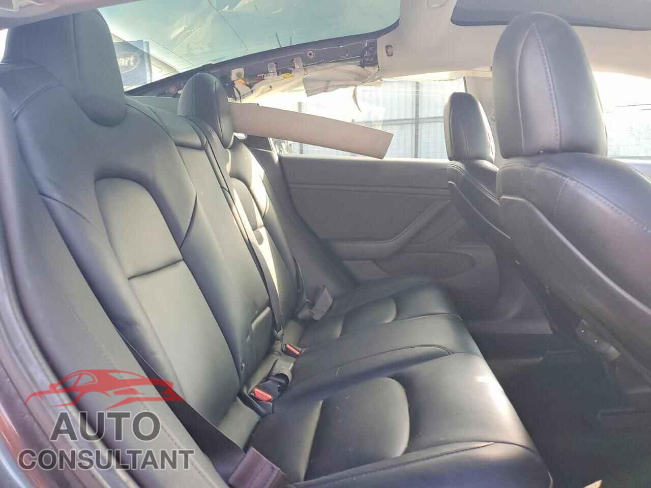 TESLA MODEL 3 2018 - 5YJ3E1EA4JF052918