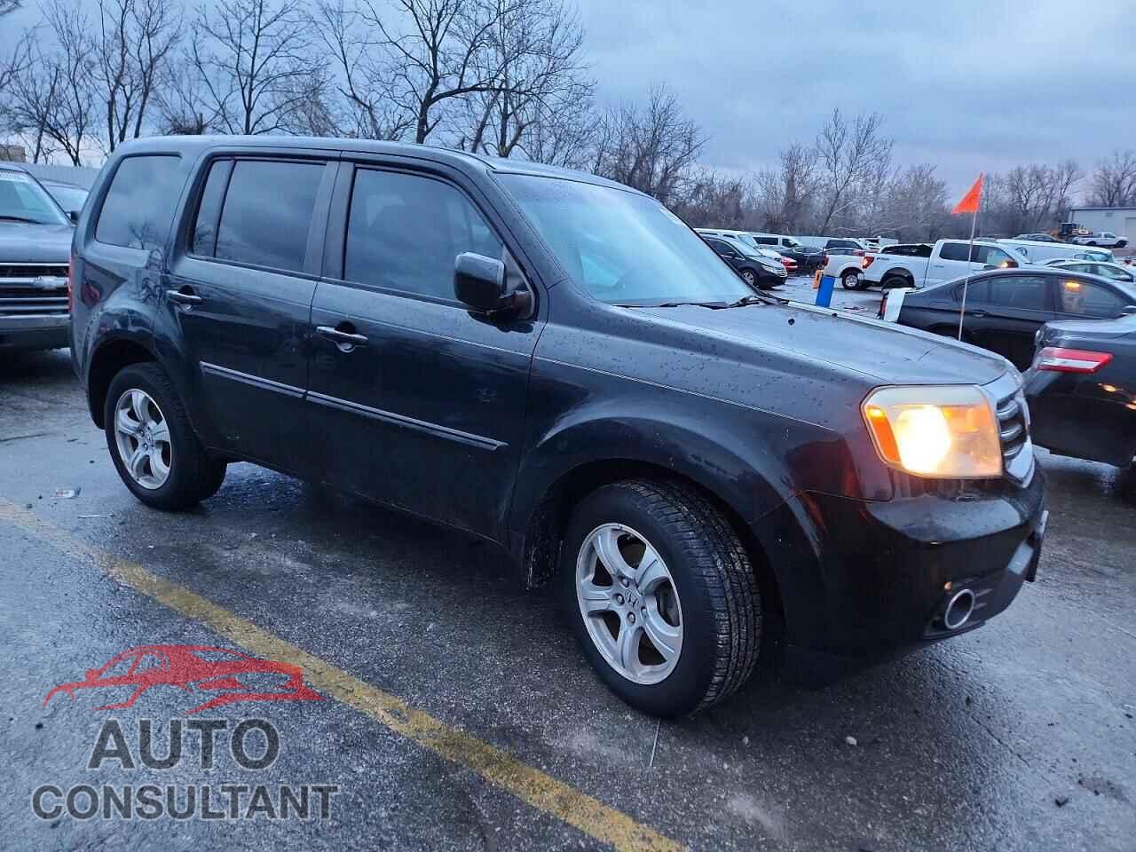 HONDA PILOT 2015 - 5FNYF4H53FB010475