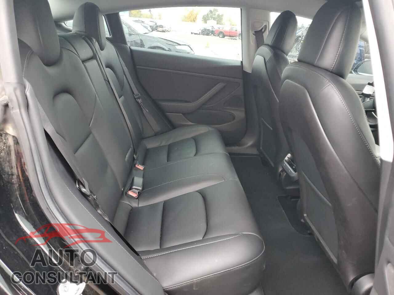 TESLA MODEL 3 2019 - 5YJ3E1EB4KF209079