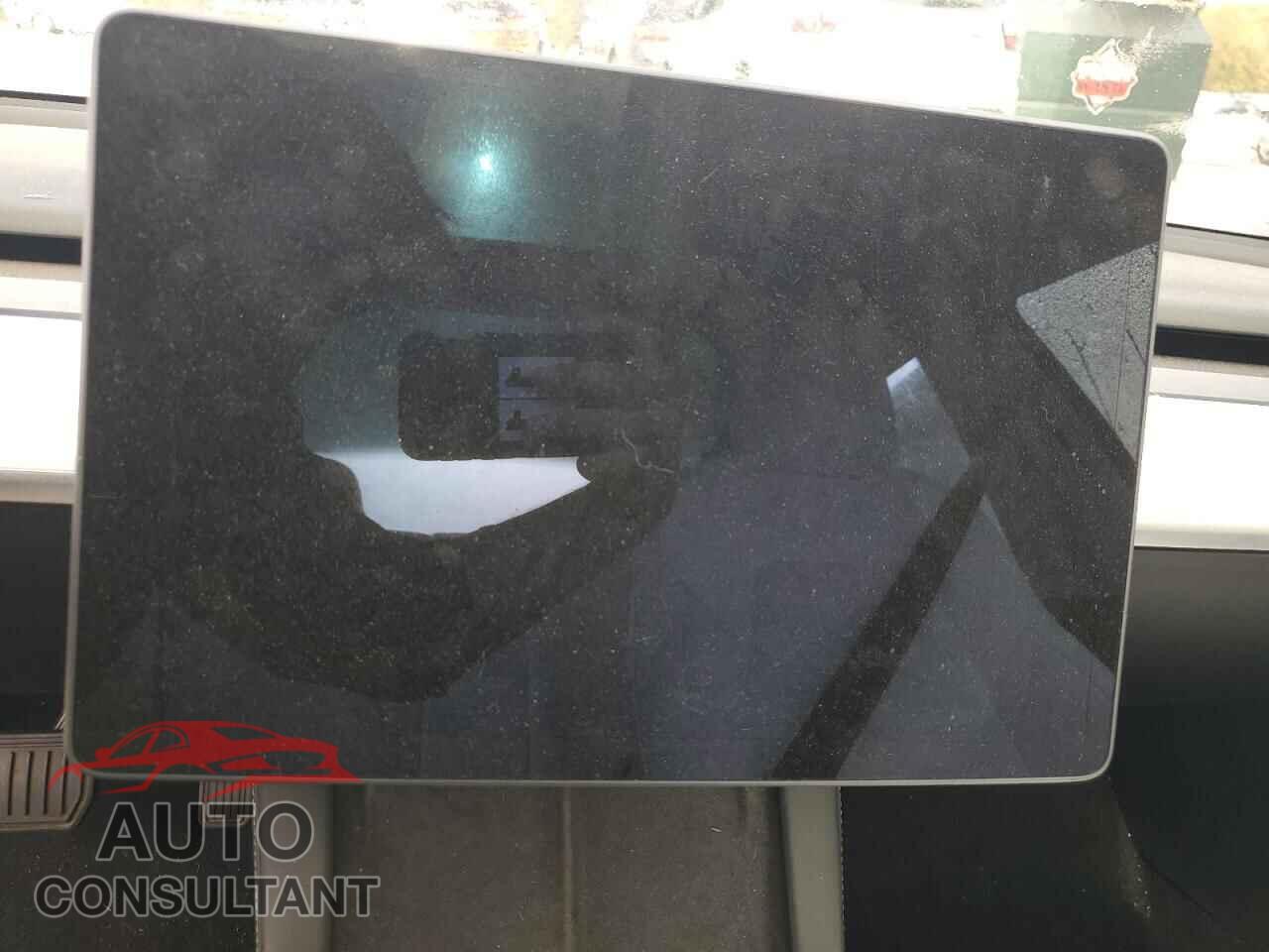 TESLA MODEL 3 2021 - 5YJ3E1EA0MF989690