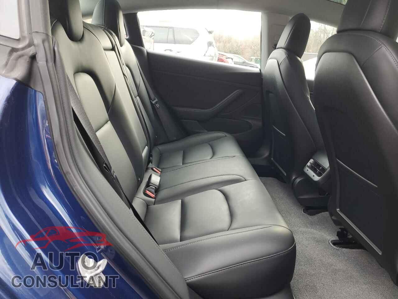 TESLA MODEL 3 2018 - 5YJ3E1EB2JF120352