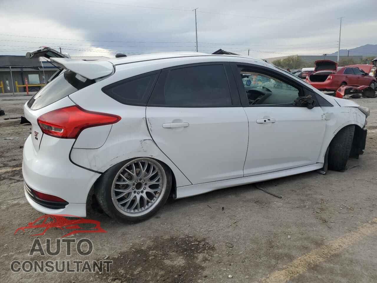 FORD FOCUS 2017 - 1FADP3L91HL325183
