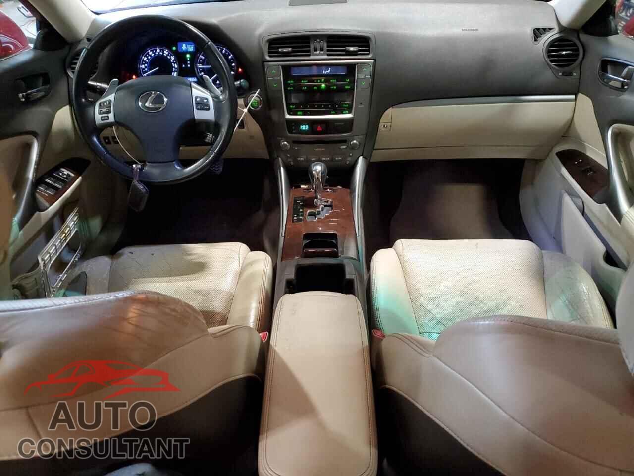 LEXUS IS 2011 - JTHCF5C24B5046389