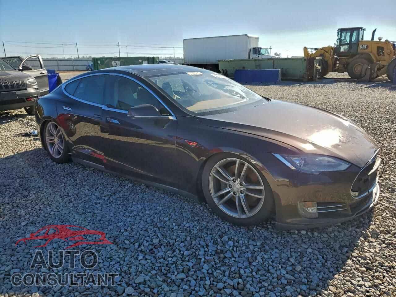 TESLA MODEL S 2013 - 5YJSA1CG1DFP09807