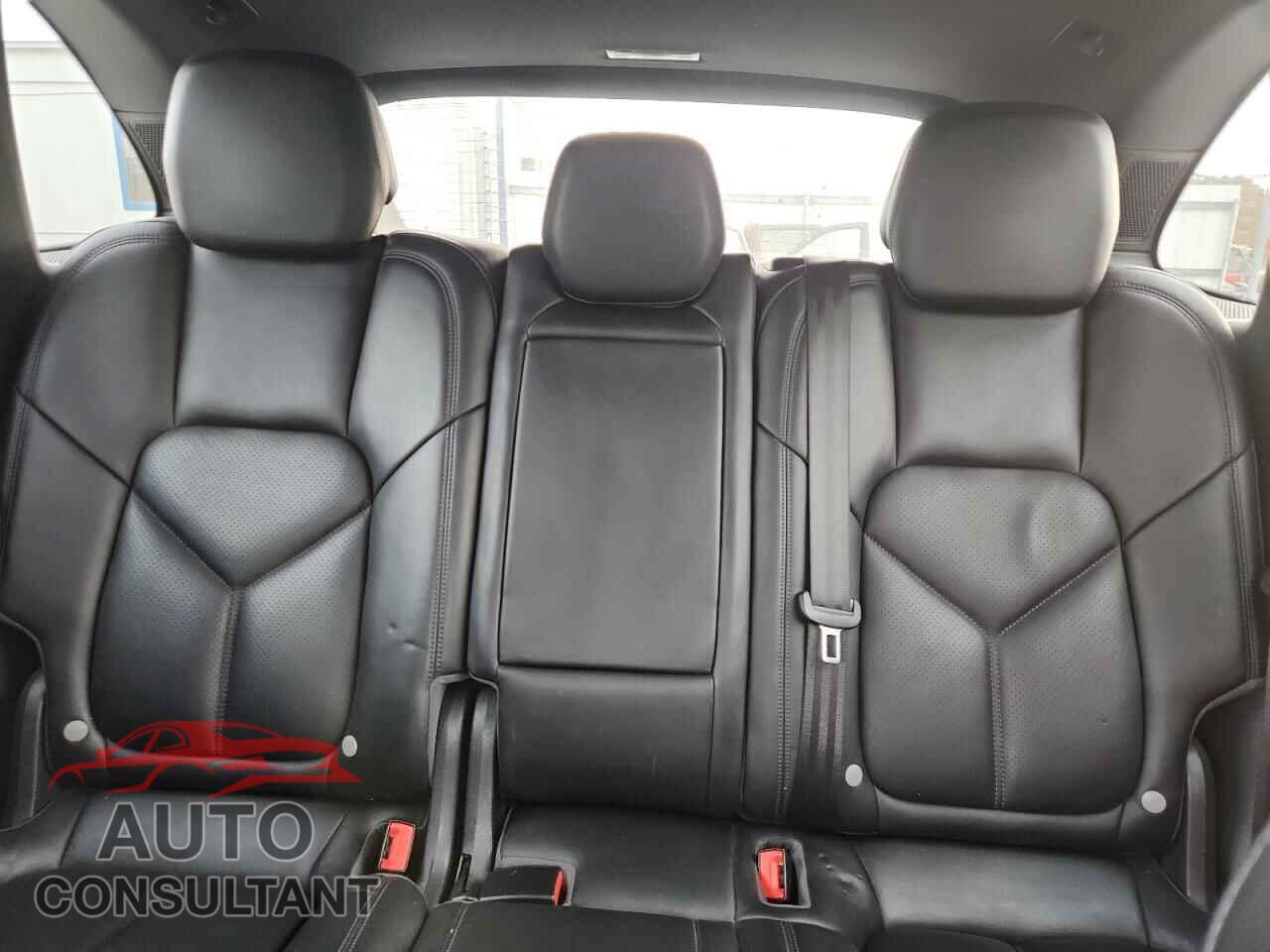PORSCHE CAYENNE 2016 - WP1AE2A22GLA17729