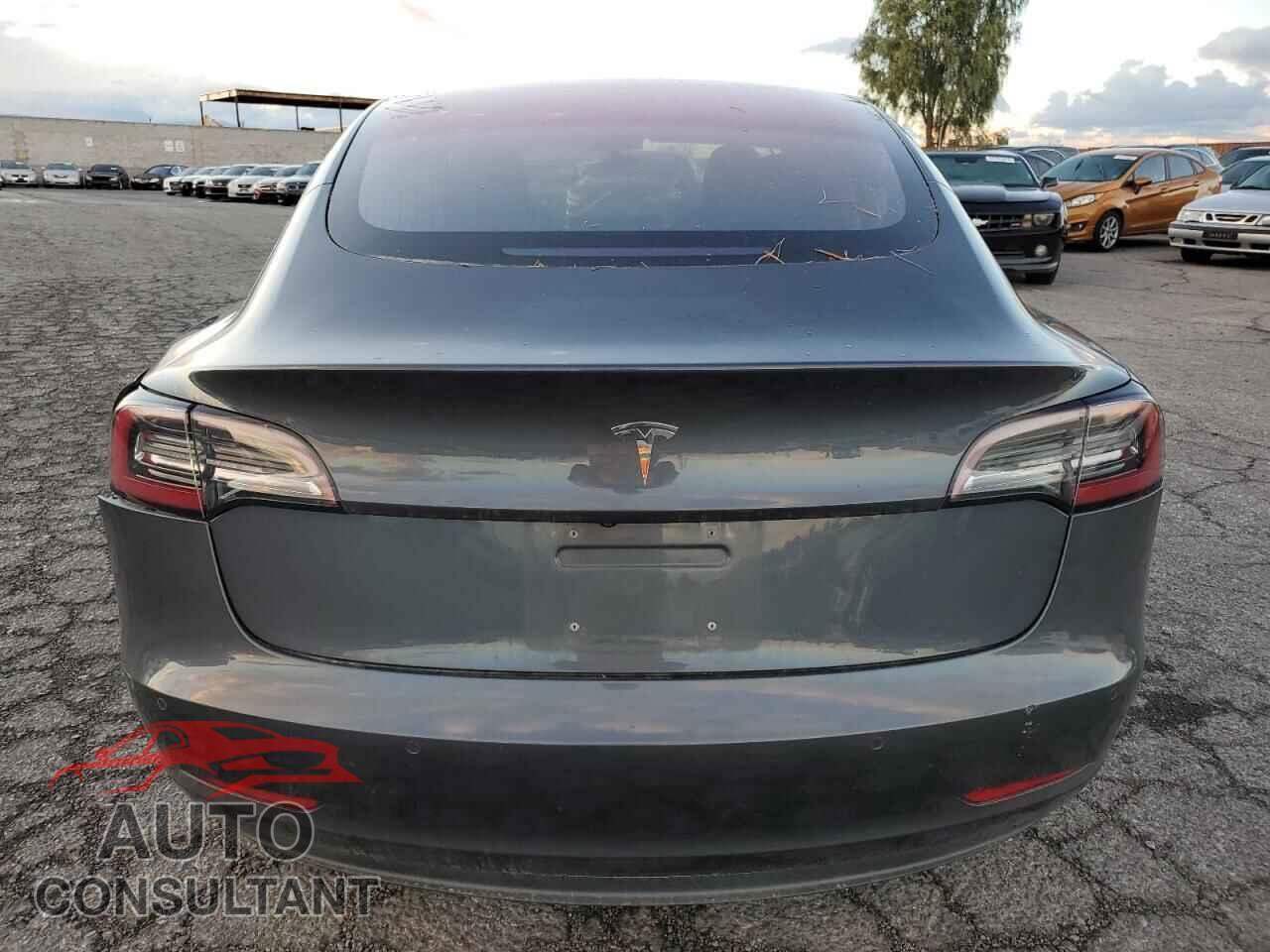 TESLA MODEL 3 2018 - 5YJ3E1EA9JF021194