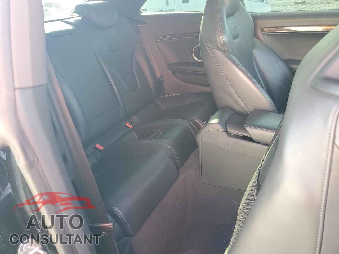 AUDI S5/RS5 2011 - WAUCVAFR4BA066524