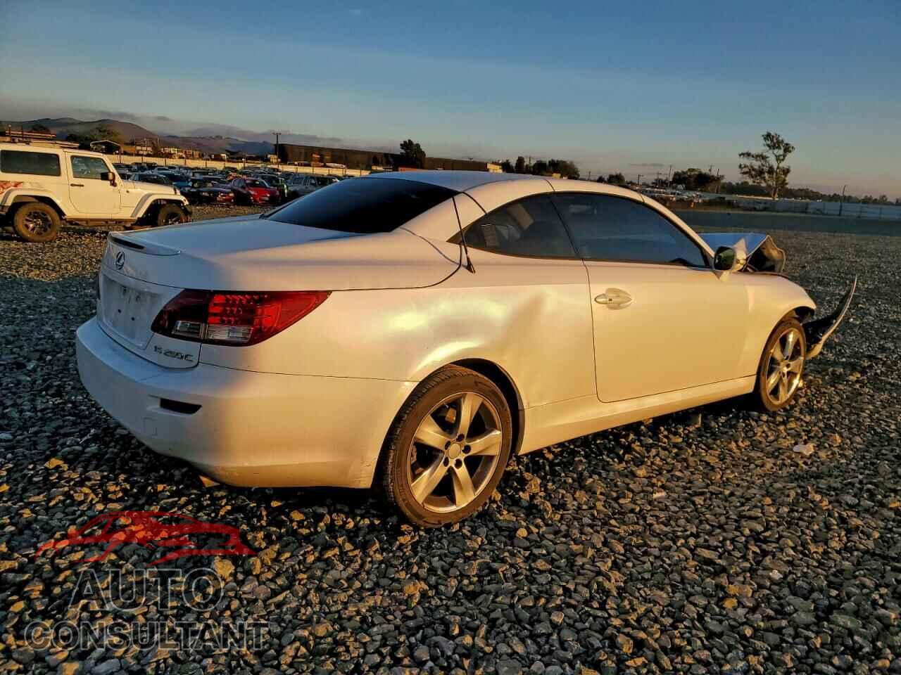 LEXUS IS 2011 - JTHFF2C22B2516013