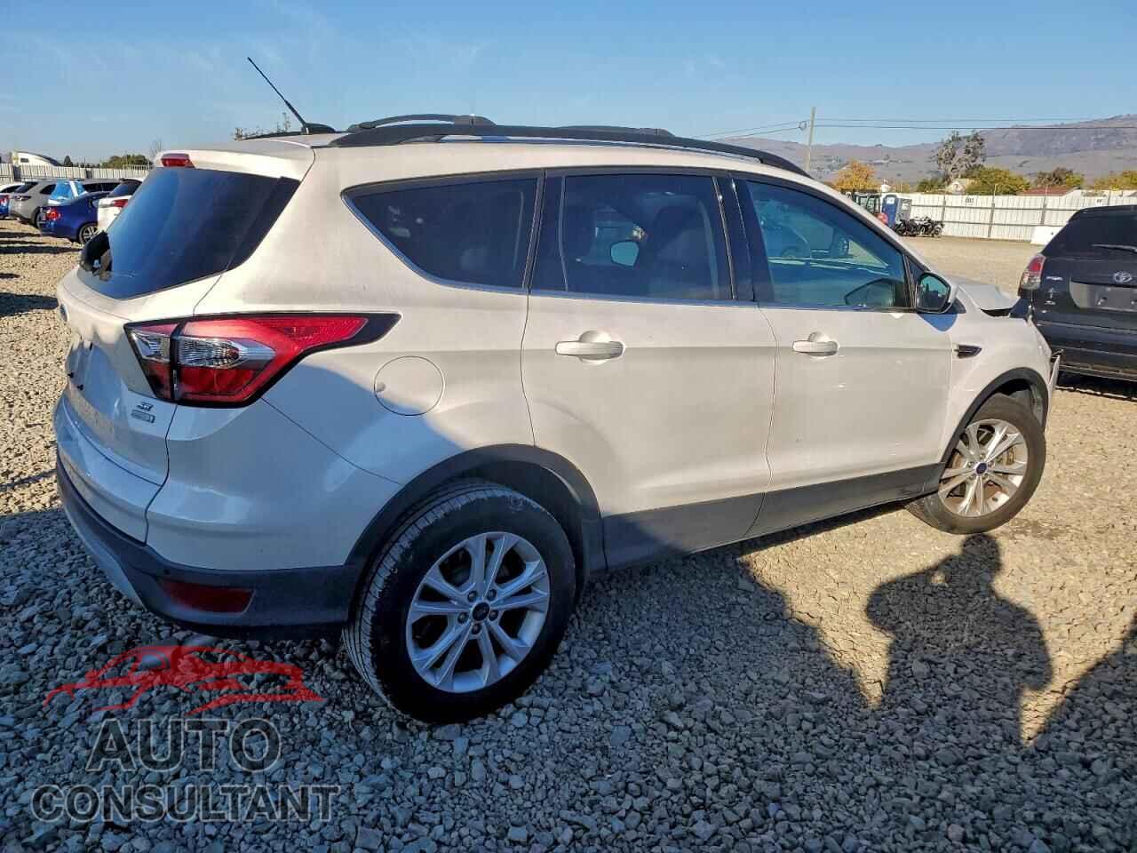 FORD ESCAPE 2017 - 1FMCU0G98HUE97613