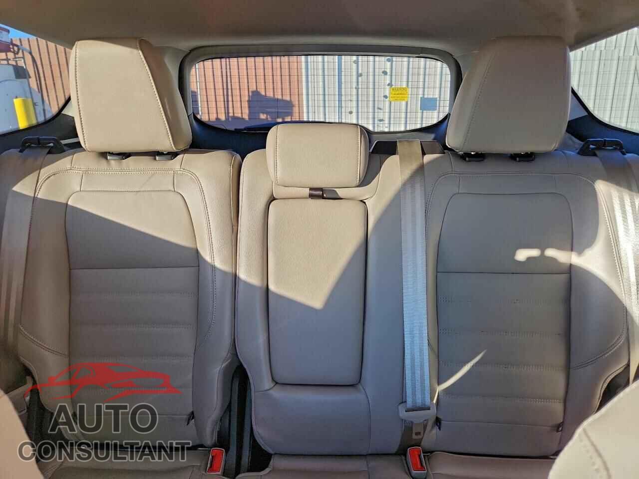 FORD ESCAPE 2017 - 1FMCU0J90HUE97761