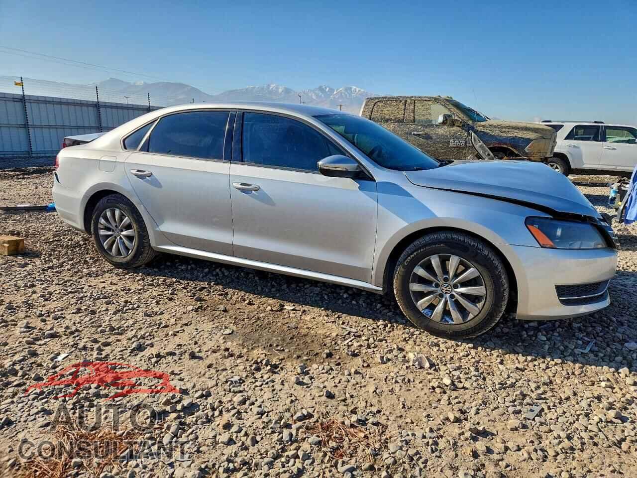 VOLKSWAGEN PASSAT 2012 - 1VWAH7A33CC059221
