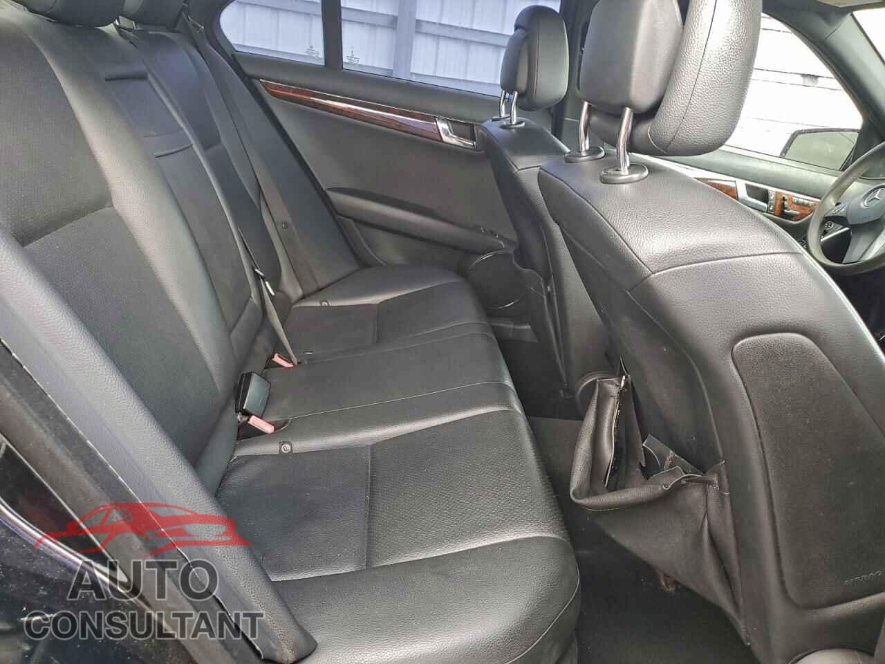 MERCEDES-BENZ C-CLASS 2011 - WDDGF8BB4BR166827