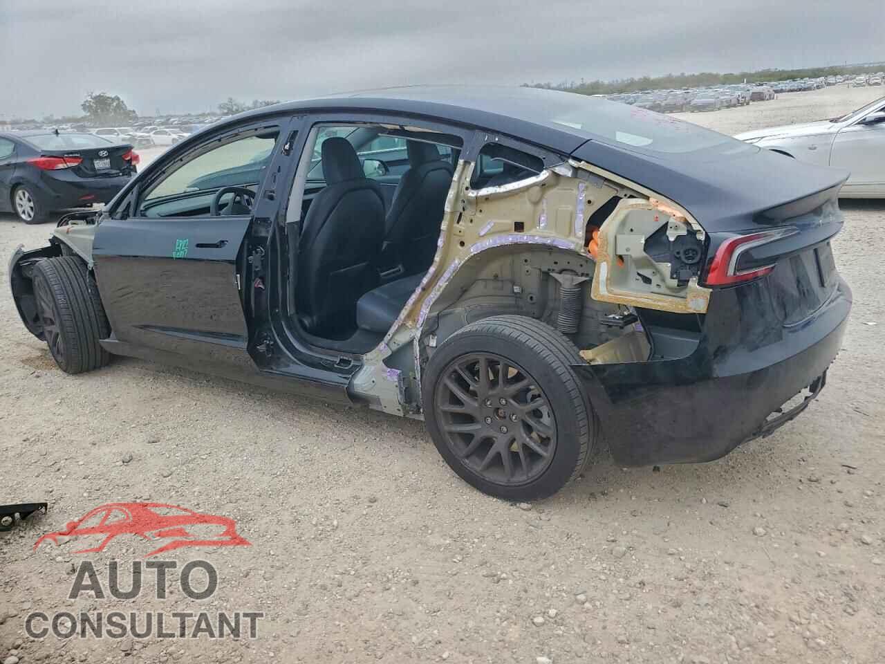 TESLA MODEL 3 2024 - 5YJ3E1EA2RF841693