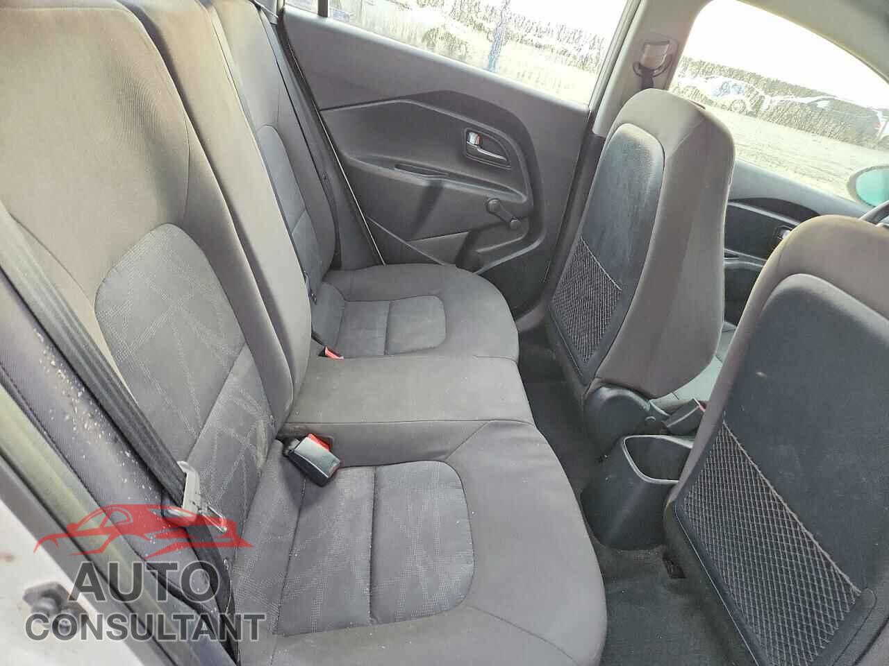KIA RIO 2017 - KNADM4A34H6016357